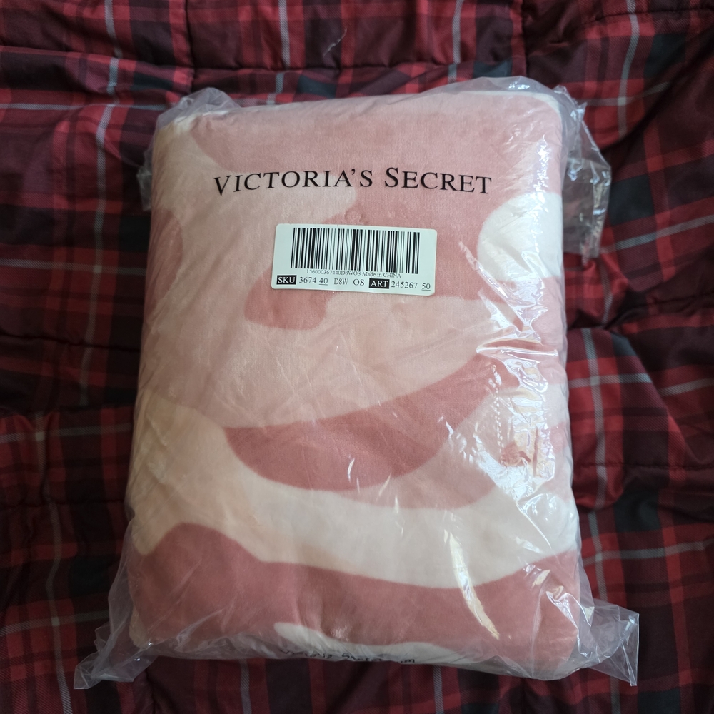 New Victoria's Secret Pink and Cream Blanket